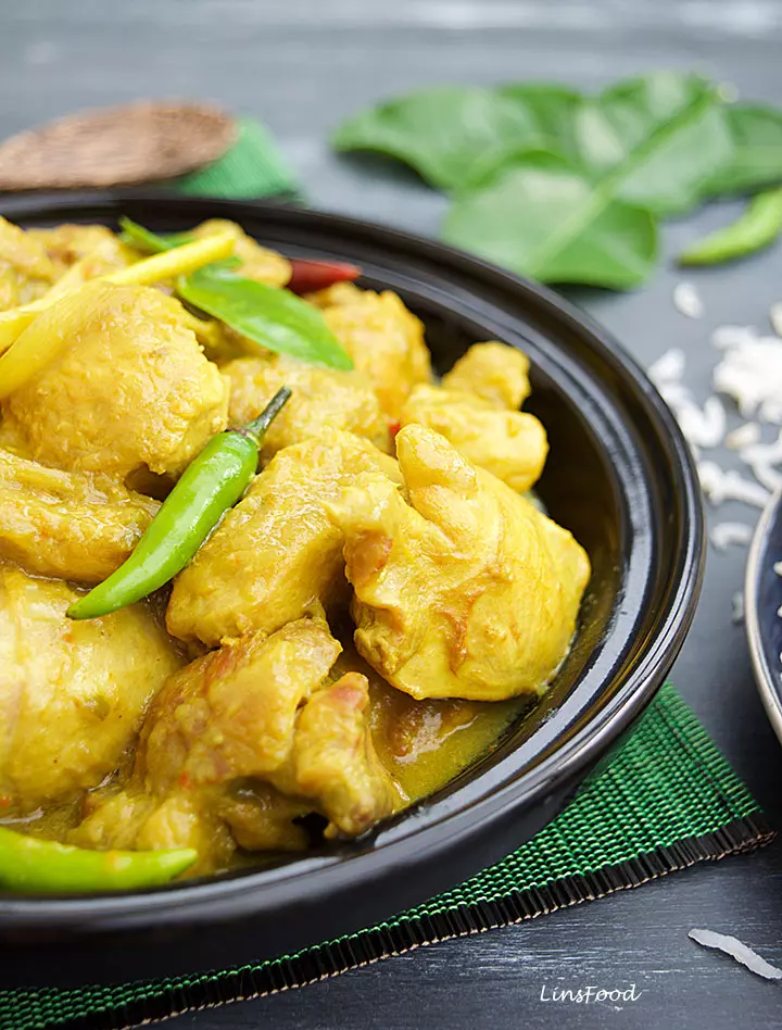 Ayam Masak Lemak Cili Padi Malaysian Chicken Curry With Bird S Eye Chilli