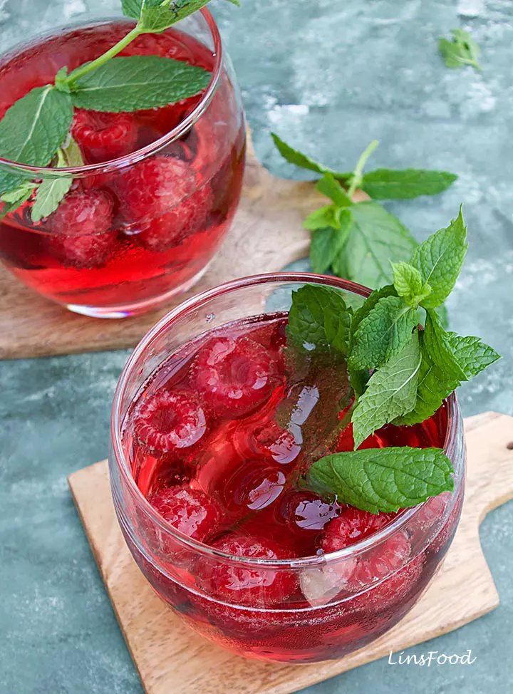 Raspberry Gin Cocktail in short glasses