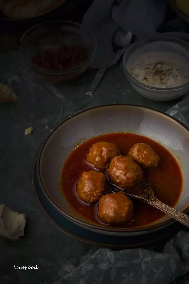 Rista recipe, Kashmiri Meatballs in red sauce